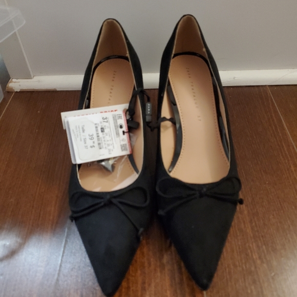 🖤 Zara velvet mid heel pumps - Picture 1 of 5